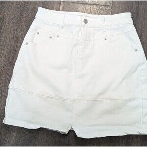 Anthropologie Chelsea & Violet Women size 25 (28x16) White Denim Skirt (306)